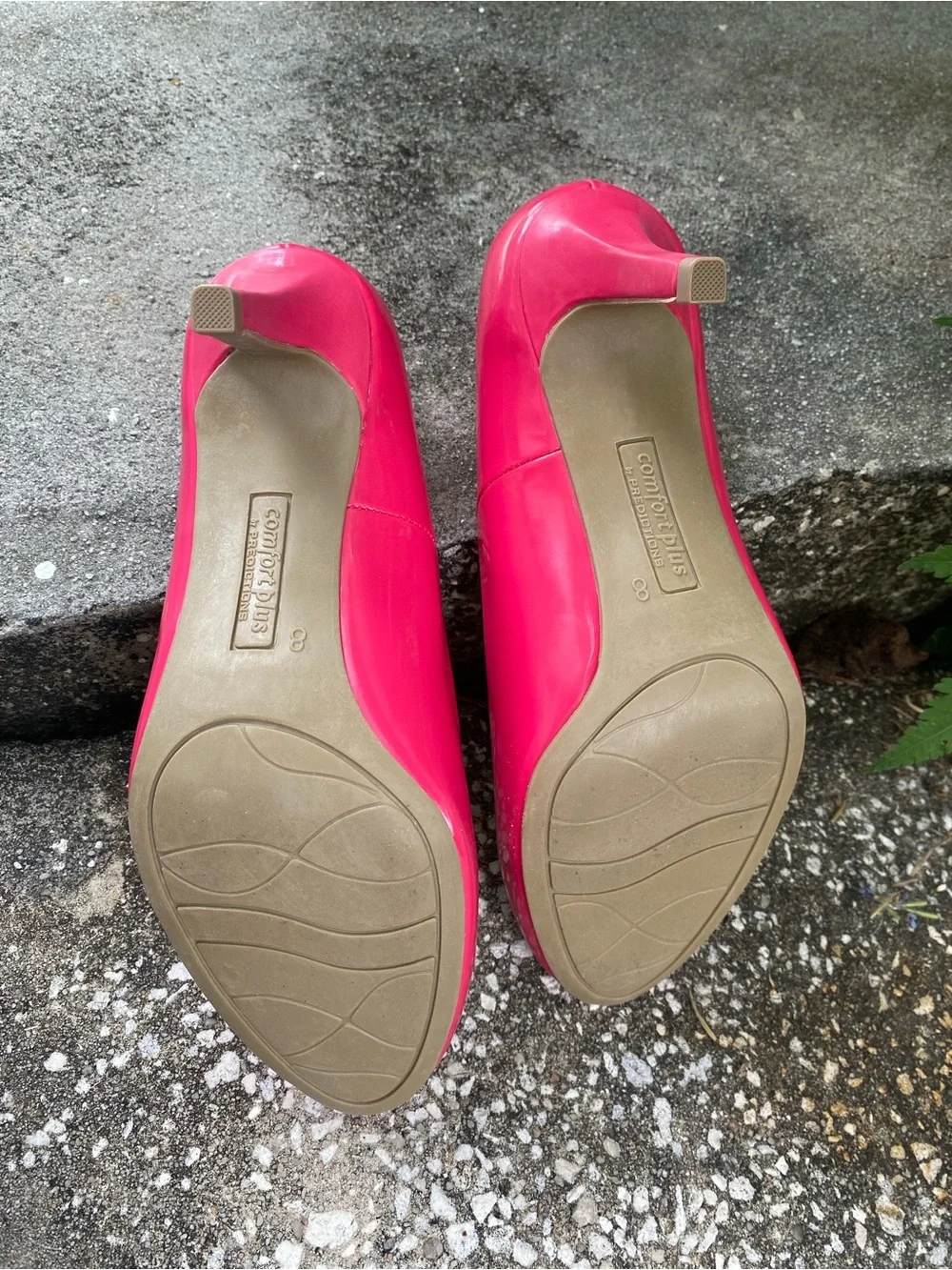 NWT comfort plus by Predictions Pink Patent Leather Mid Heel Pumps